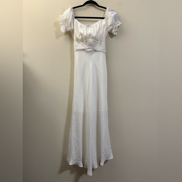 NWT Saints & Secrets White Puffy‎ Sleeve Maxi Dress - M - Picture 1 of 9